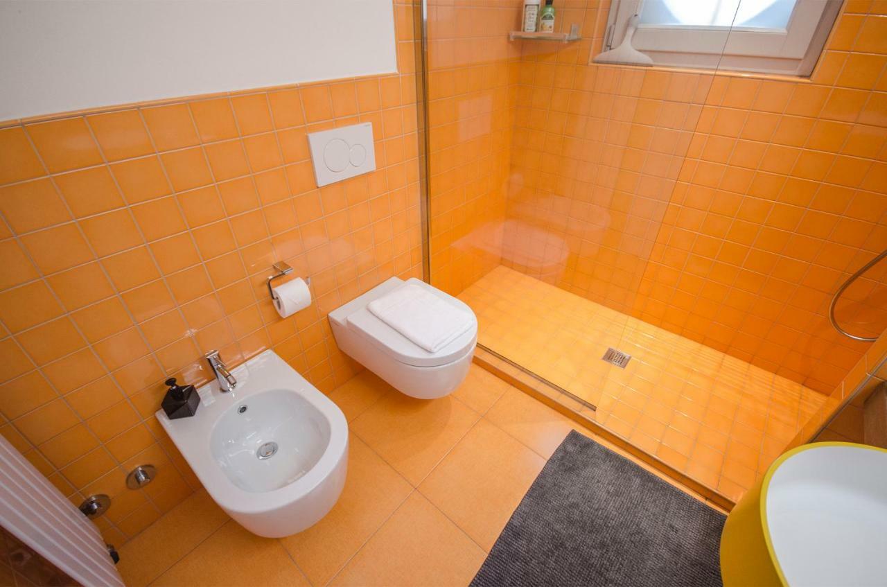 Luxury 65Mq Under The Two Towers Apartment Bologna Ngoại thất bức ảnh