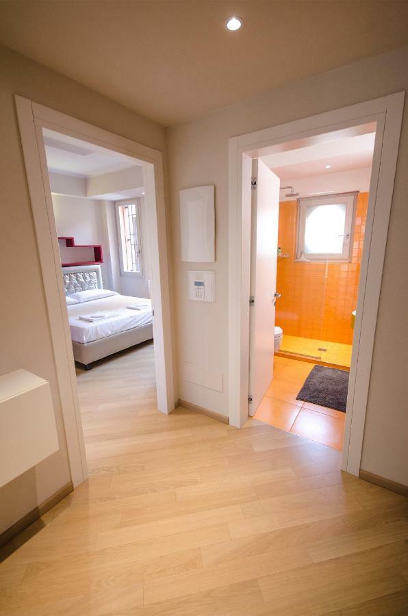 Luxury 65Mq Under The Two Towers Apartment Bologna Ngoại thất bức ảnh