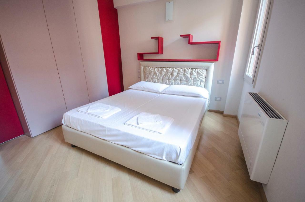 Luxury 65Mq Under The Two Towers Apartment Bologna Ngoại thất bức ảnh
